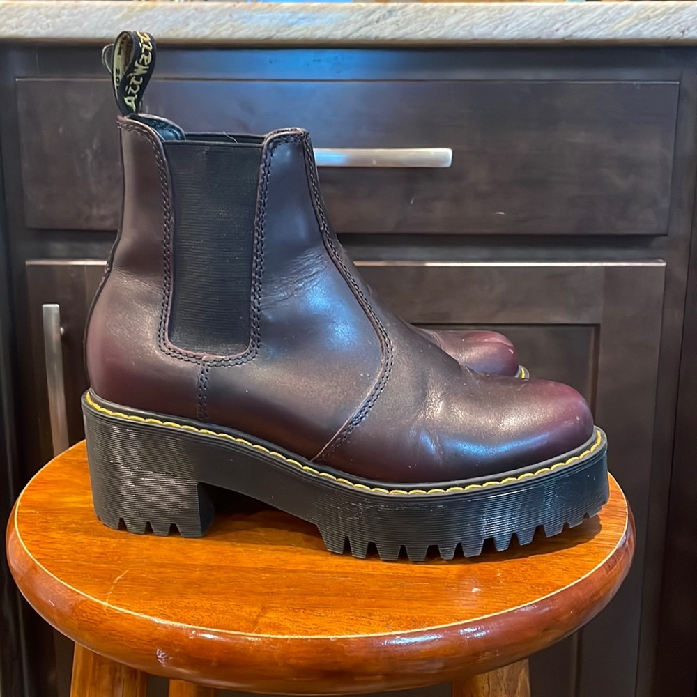 ROMETTY WOMEN'S VINTAGE LEATHER PLATFORM CHELSEA BOOTS